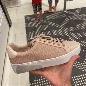 NEW MK SHOES AUTHENTIC